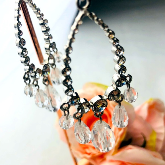 Elegant Large Light weight Fashion Tear drop earrings~90’s  Design Jewellery - Picture 3 of 3